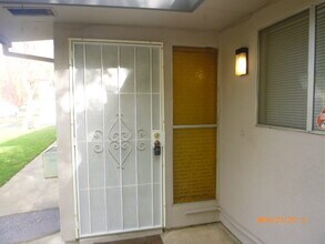 8967 El Mirador Dr in Elk Grove, CA - Building Photo - Building Photo