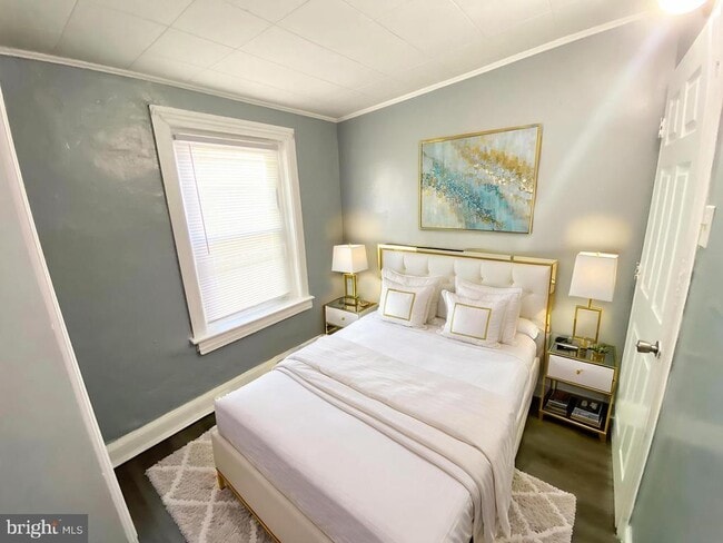 property at 2731 Hope St