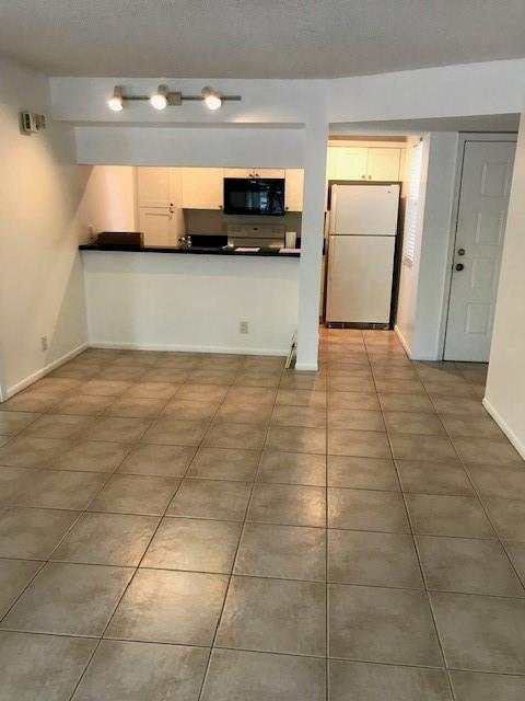 8371 Royal Palm Blvd in Coral Springs, FL - Foto de edificio - Building Photo
