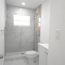 4404 NW 46th Way in Tamarac, FL - Building Photo - Building Photo