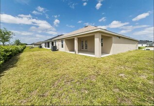 529 Vittorio Dr in Winter Haven, FL - Foto de edificio - Building Photo