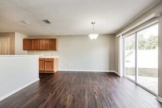 19412 Timberbluff Dr in Land O Lakes, FL - Building Photo - Building Photo