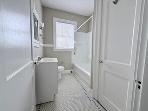 1100 Tates Creek Rd in Lexington, KY - Building Photo - Building Photo