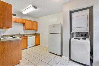 3262 Wyoming St in Baton Rouge, LA - Foto de edificio - Building Photo