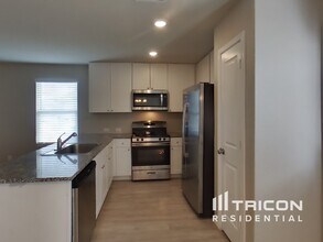 13722 Dariens Path in San Antonio, TX - Building Photo - Building Photo