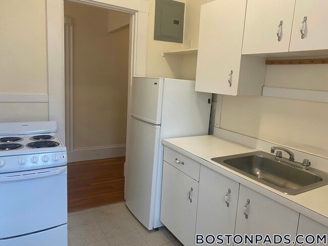 504 Beacon St, Unit 23 in Boston, MA - Building Photo - Building Photo