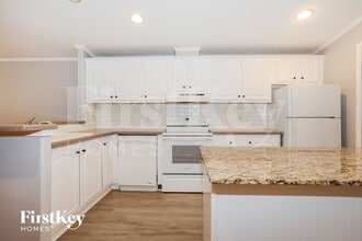 21035 Sweet Blossom Ln in Tomball, TX - Foto de edificio - Building Photo