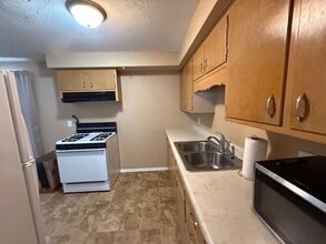 2630 Kennedy Dr in East Moline, IL - Building Photo - Building Photo