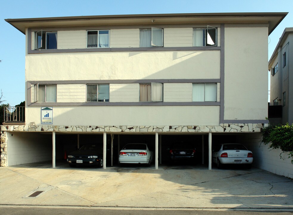 815 Flora Dr in Inglewood, CA - Building Photo