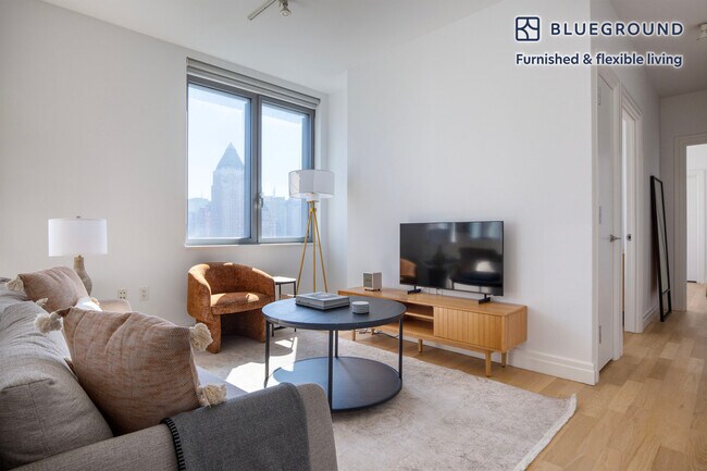 550 W 54th St in New York, NY - Building Photo - Building Photo