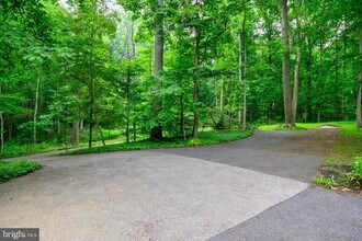 5475 Green Bridge Rd in Dayton, MD - Building Photo - Building Photo