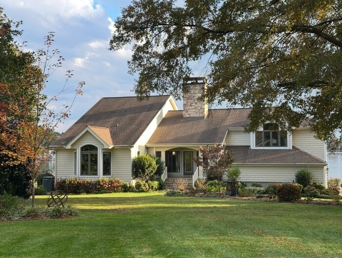 211 Castaway Trail in Mooresville, NC - Building Photo