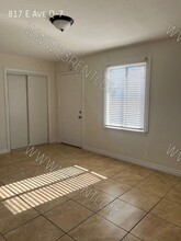 817 E Ave Q-7 in Palmdale, CA - Building Photo - Building Photo