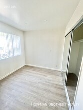 860 S Ardmore Ave, Unit 208 in Los Angeles, CA - Foto de edificio - Building Photo