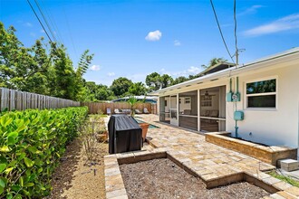 367 W Riverside Dr in Tequesta, FL - Building Photo - Building Photo