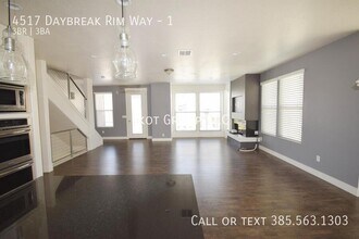 4517 Daybreak Rim Way in South Jordan, UT - Building Photo - Building Photo