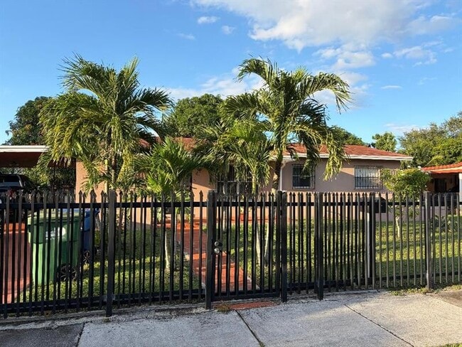 3513 NW 181st St in Miami Gardens, FL - Building Photo - Building Photo