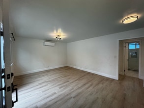 4110 E Wilton St in Long Beach, CA - Foto de edificio - Building Photo
