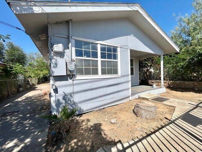 2314 Pine St in Laredo, TX - Building Photo - Building Photo
