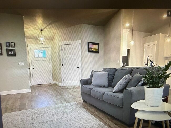 1825 N Lund Hwy in Cedar City, UT - Building Photo - Building Photo