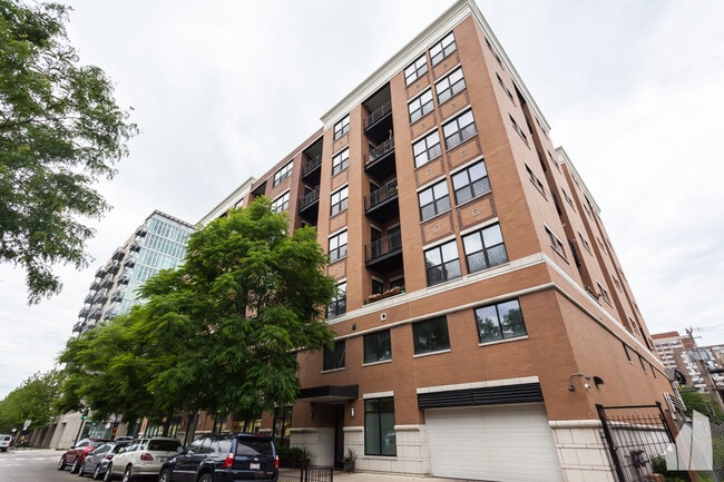 property at 950 W Leland Ave