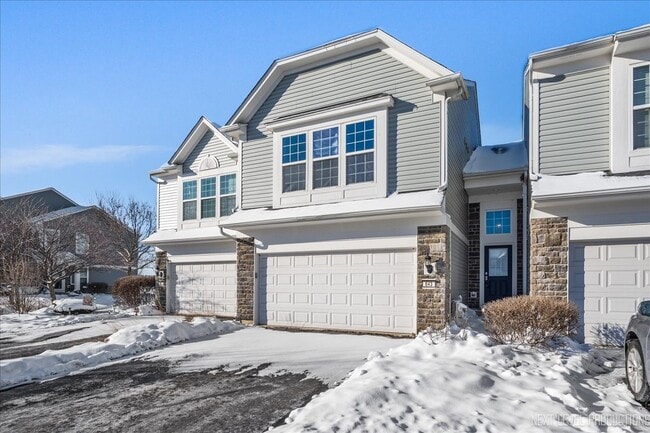 643 Hawley Dr in Oswego, IL - Building Photo - Building Photo