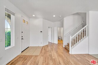 23904 Calle Del Sol Dr in Santa Clarita, CA - Building Photo - Building Photo