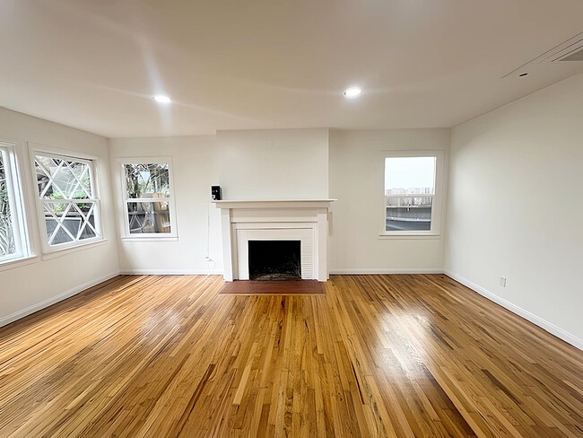 2416 Boone Ave in Venice, CA - Building Photo - Building Photo