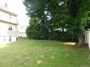 44 Chippewa Rd in Yonkers, NY - Building Photo - Building Photo