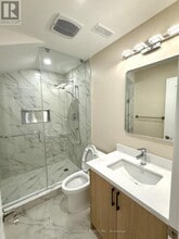 104 Mitchell Pl in Newmarket, ON - Building Photo - Building Photo