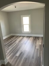 609 Grant St, Unit #2 in Holdrege, NE - Building Photo - Building Photo