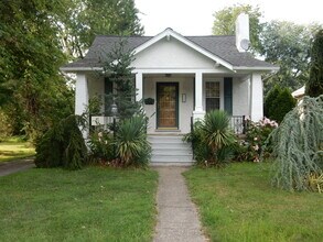 112 W Highland Ave in Langhorne, PA - Building Photo - Building Photo