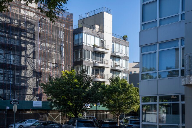 34 Eckford St in Brooklyn, NY - Foto de edificio - Building Photo