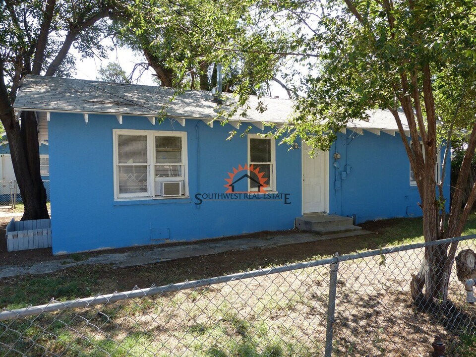 1310 Axtell St in Clovis, NM - Building Photo