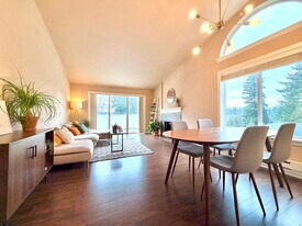 16101 Bothell Everett Hwy, Unit F302 in Mill Creek, WA - Building Photo