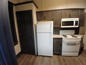 1818 4th St in Peru, IL - Building Photo - Building Photo