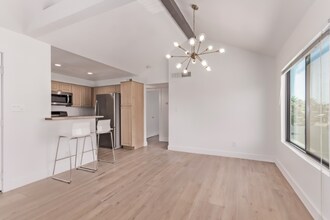 10055 E Mountainview Lake Dr in Scottsdale, AZ - Building Photo - Building Photo