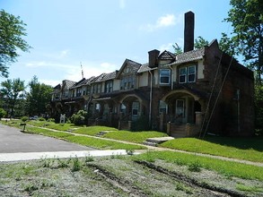 10010 Lamont Ave in Cleveland, OH - Building Photo - Building Photo