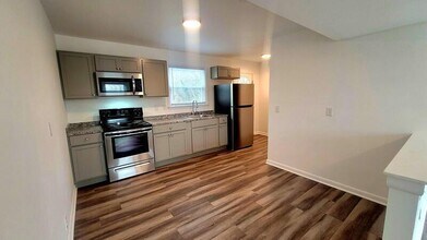 1518 W Clara Dr in Petersburg, VA - Building Photo - Building Photo