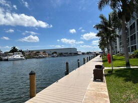 4901 38th Way S in St. Petersburg, FL - Building Photo