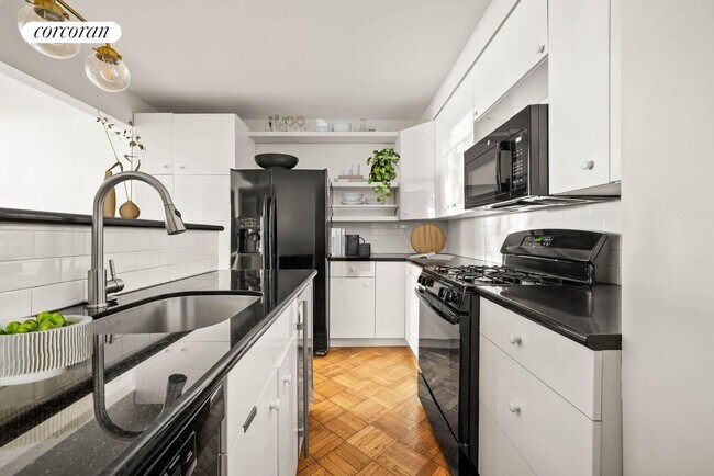 184 8th Ave in Brooklyn, NY - Building Photo - Building Photo
