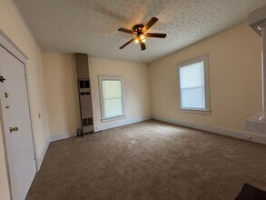 220 Summit Ave in Mount Holly, NC - Foto de edificio - Building Photo