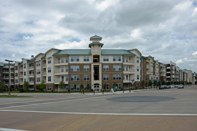 Galatyn Station in Richardson, TX - Foto de edificio - Building Photo