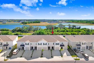 366 Mangrove Shade Cir in Apollo Beach, FL - Foto de edificio - Building Photo