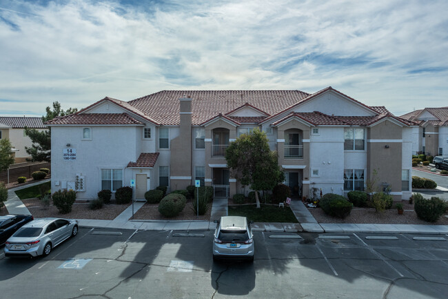 Morgyn Ridge in Las Vegas, NV - Building Photo - Building Photo