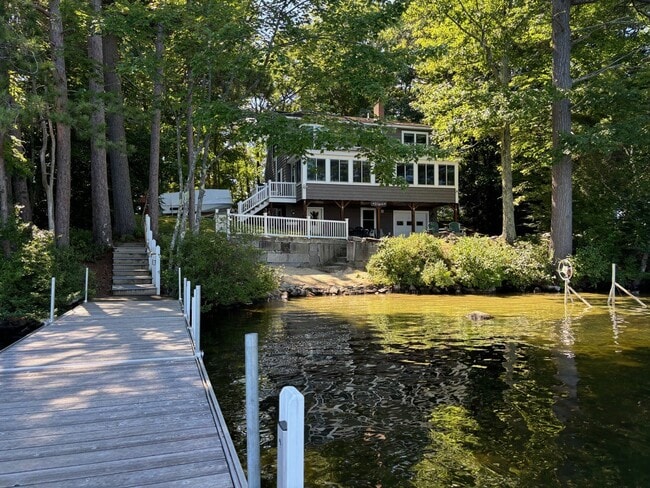 14 Bear Point Rd in Meredith, NH - Building Photo - Building Photo