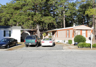 Suburban Woods Manufactured Housing in Union City, GA - Building Photo - Building Photo