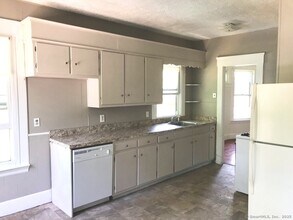 985 Whalley Ave in New Haven, CT - Building Photo - Building Photo