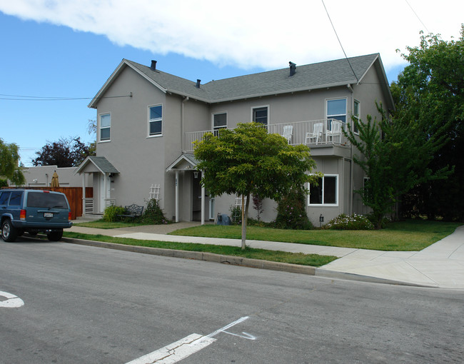 200 Channing Rd in Burlingame, CA - Foto de edificio - Building Photo