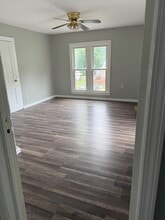 821 Ottawa St, Unit Upstairs in Leavenworth, KS - Foto de edificio - Building Photo